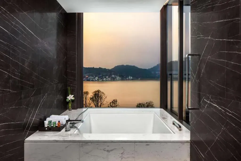 Hilton Ningbo Dongqian Lake，照片 10